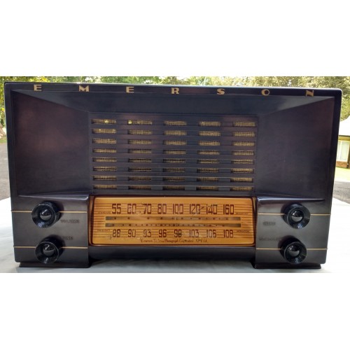 Emerson Radio 1949 557