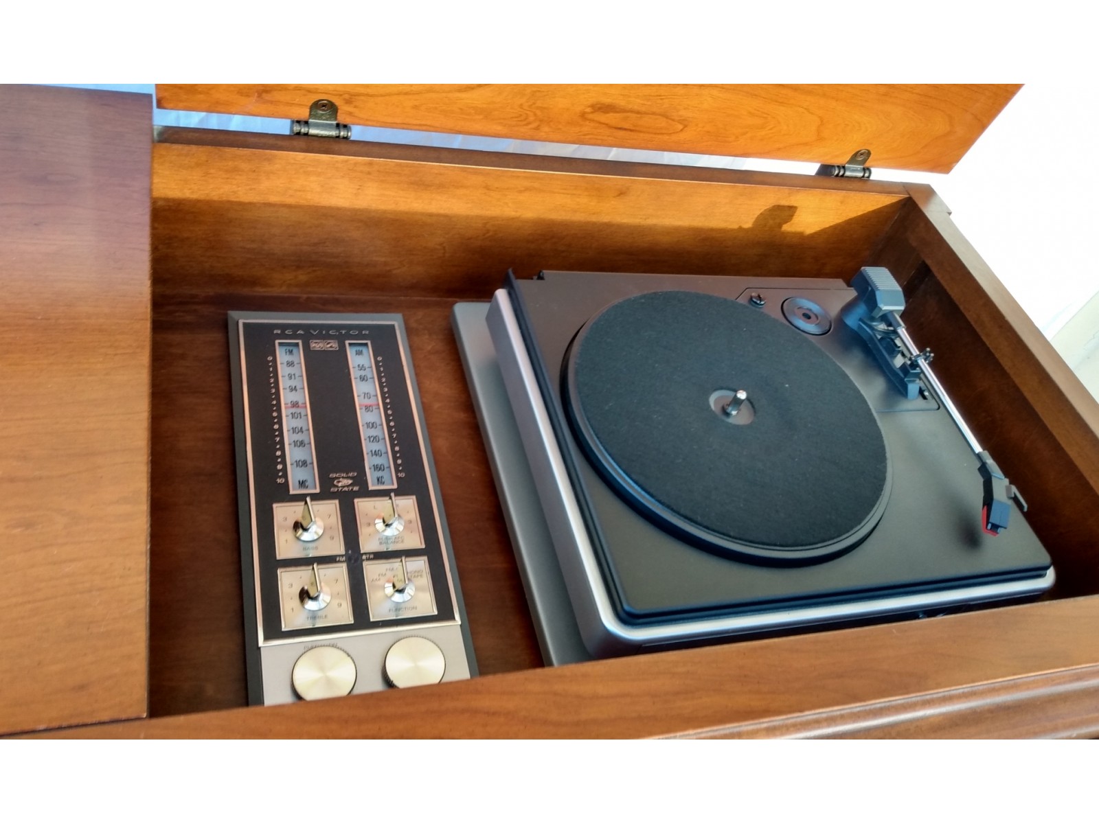 RCA Victor Console 1966 VJT37F